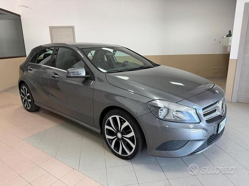 Usata Mercedes A180 Premium 109 CV (80 kW) 2013 Grigio Berlina