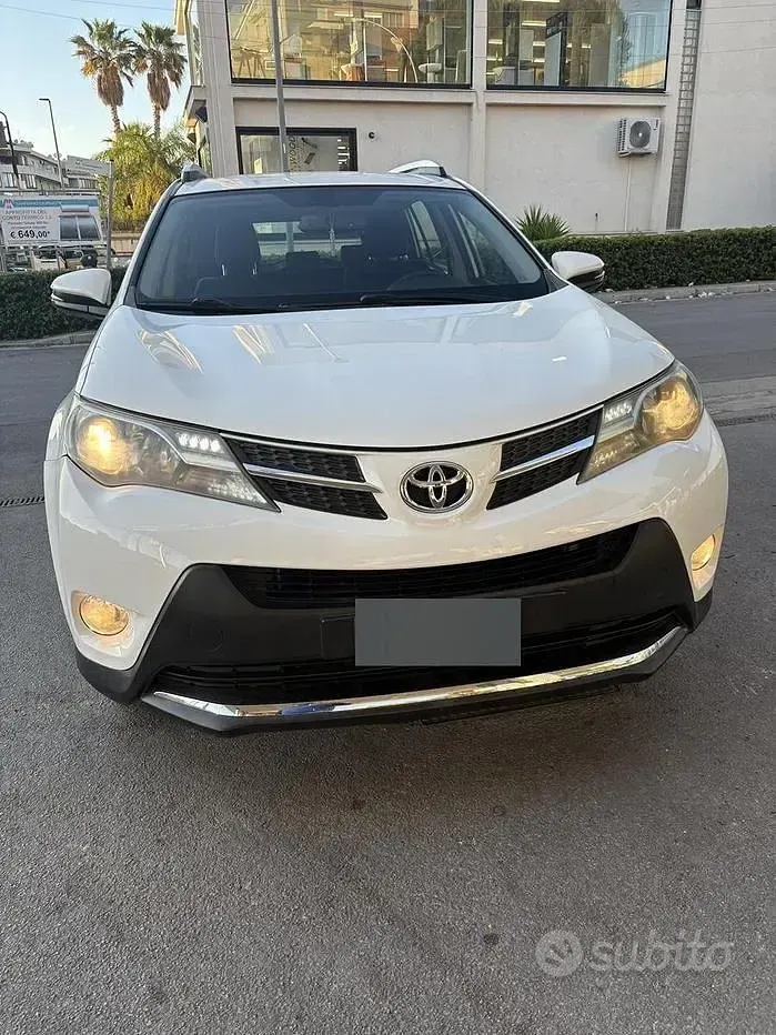 Usata Toyota RAV4 124 CV (91 kW) 2014 SUV