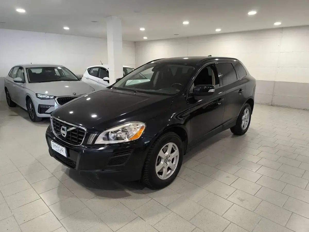 Usata Volvo XC60 Summum 163 CV (119 kW) 2011 Nero metallizzato SUV