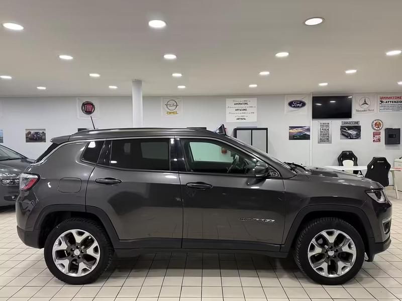 Usata Jeep Compass Limited 170 CV (125 kW) 2017 Grigio SUV