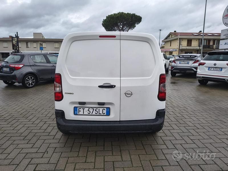 Usata Opel Combo Edition 102 CV (75 kW) 2018 Bianco Berlina