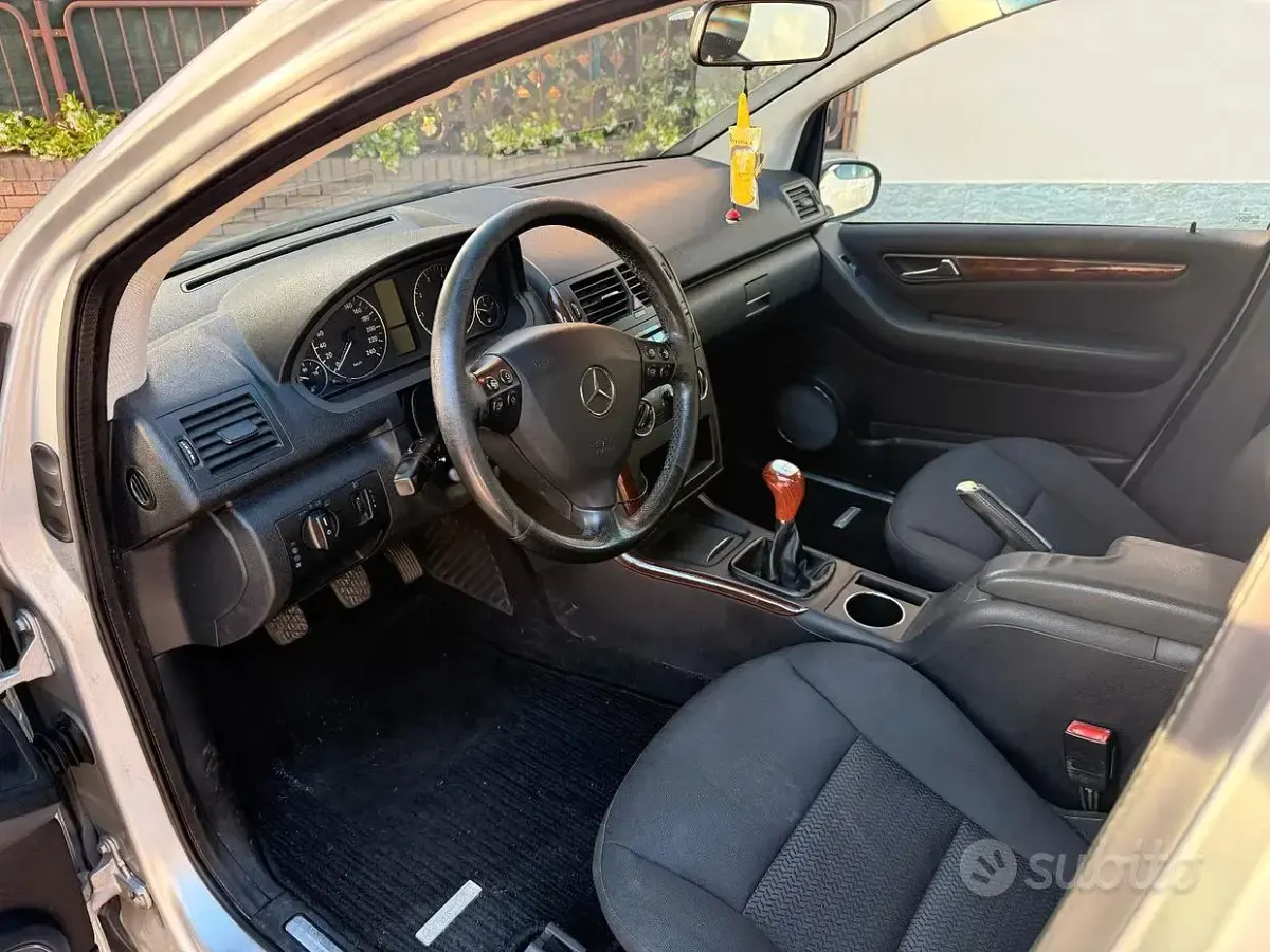 Usata Mercedes A150 95 CV (69 kW) 2007 Grigio Monovolume