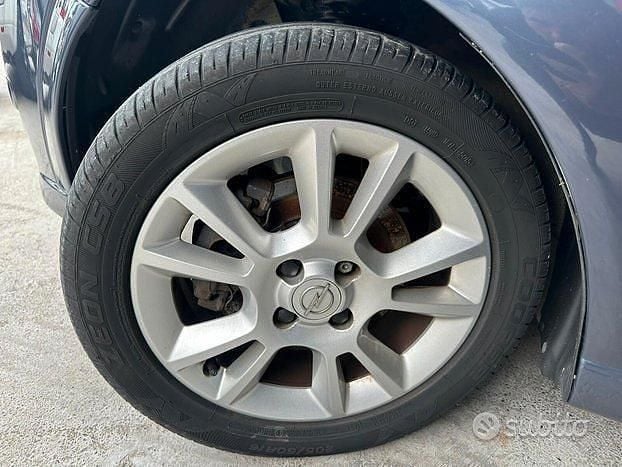 Usata Opel Meriva Cosmo 105 CV (77 kW) 2009 Blu Monovolume