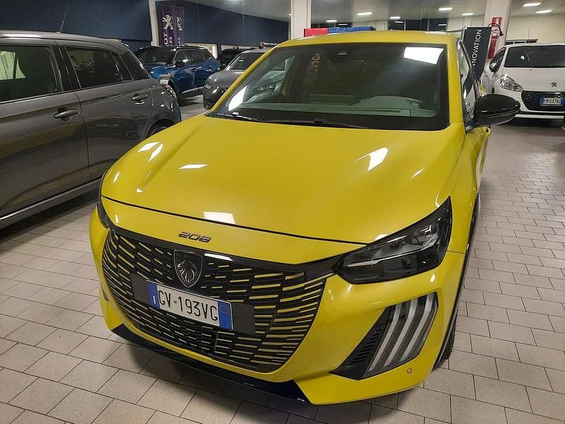Giallo Usata 2024 Peugeot 208 GT Due volumi | 19.500 € (Molto cara) - Immagine 1/4