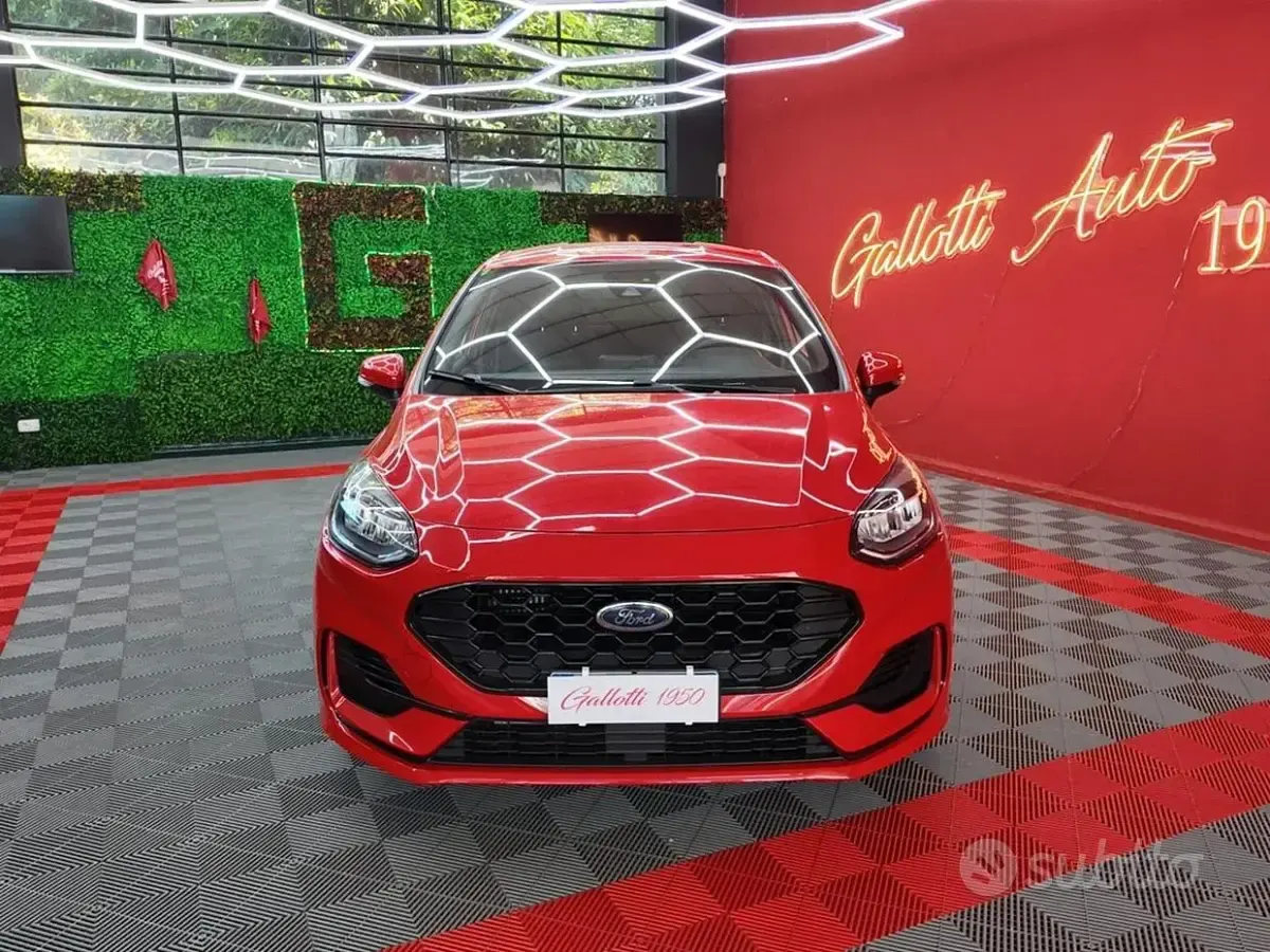 Usata Ford Fiesta ST-Line 125 CV (91 kW) 2023 Race red Utilitaria