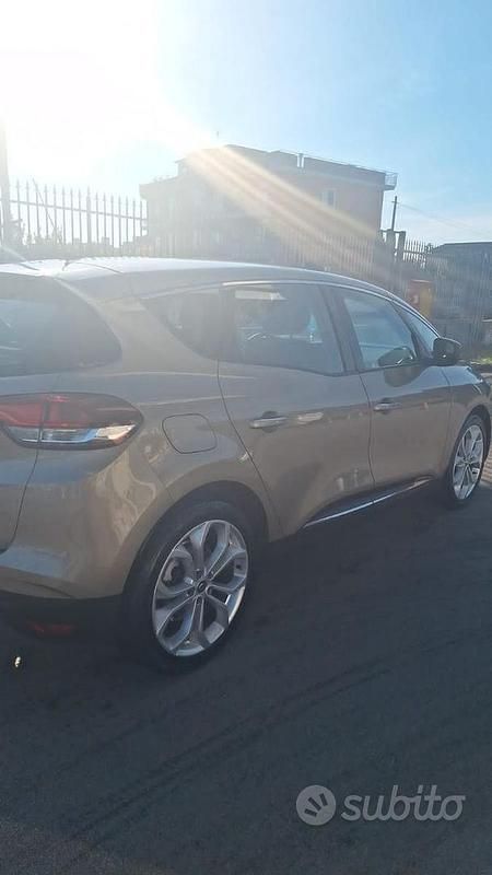 Usata Renault Scénic IV 110 CV (80 kW) 2018 Monovolume