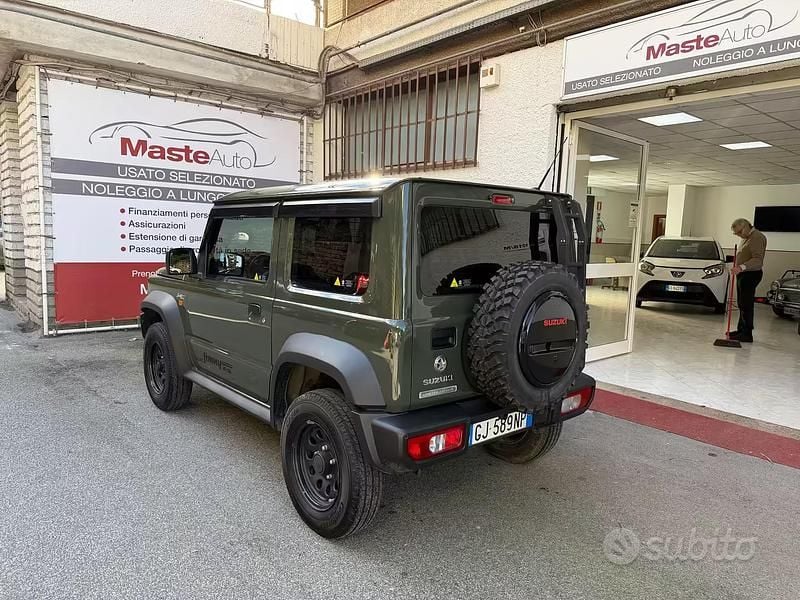Usata Suzuki Jimny 102 CV (75 kW) 2022 Verde SUV