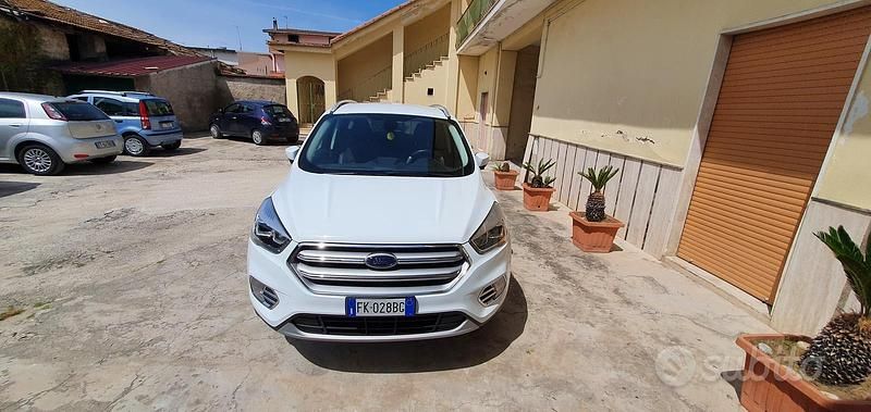 Usata Ford Kuga Titanium 120 CV (88 kW) 2017 Bianco SUV
