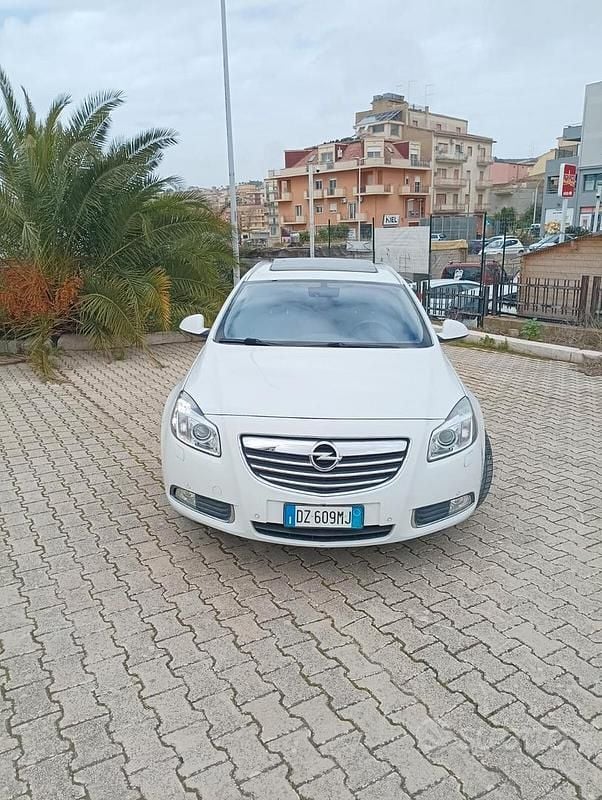 Usata Opel Insignia Cosmo 160 CV (117 kW) 2009 Bianco Station wagon