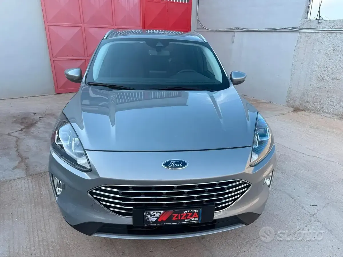 Gebraucht Ford Kuga Titanium 120 PS (88 kW) 2022 Grau SUV