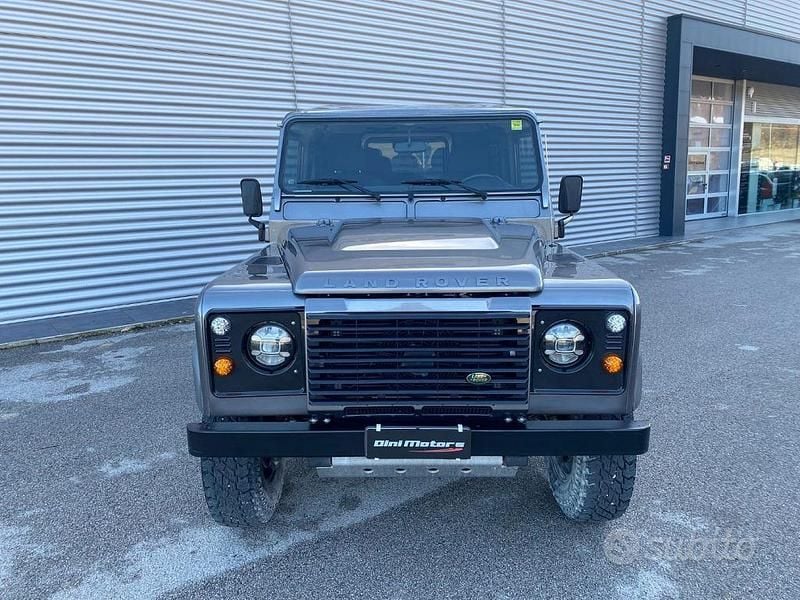 Usata Land Rover Defender SE 122 CV (89 kW) 2007 Grigio Station wagon