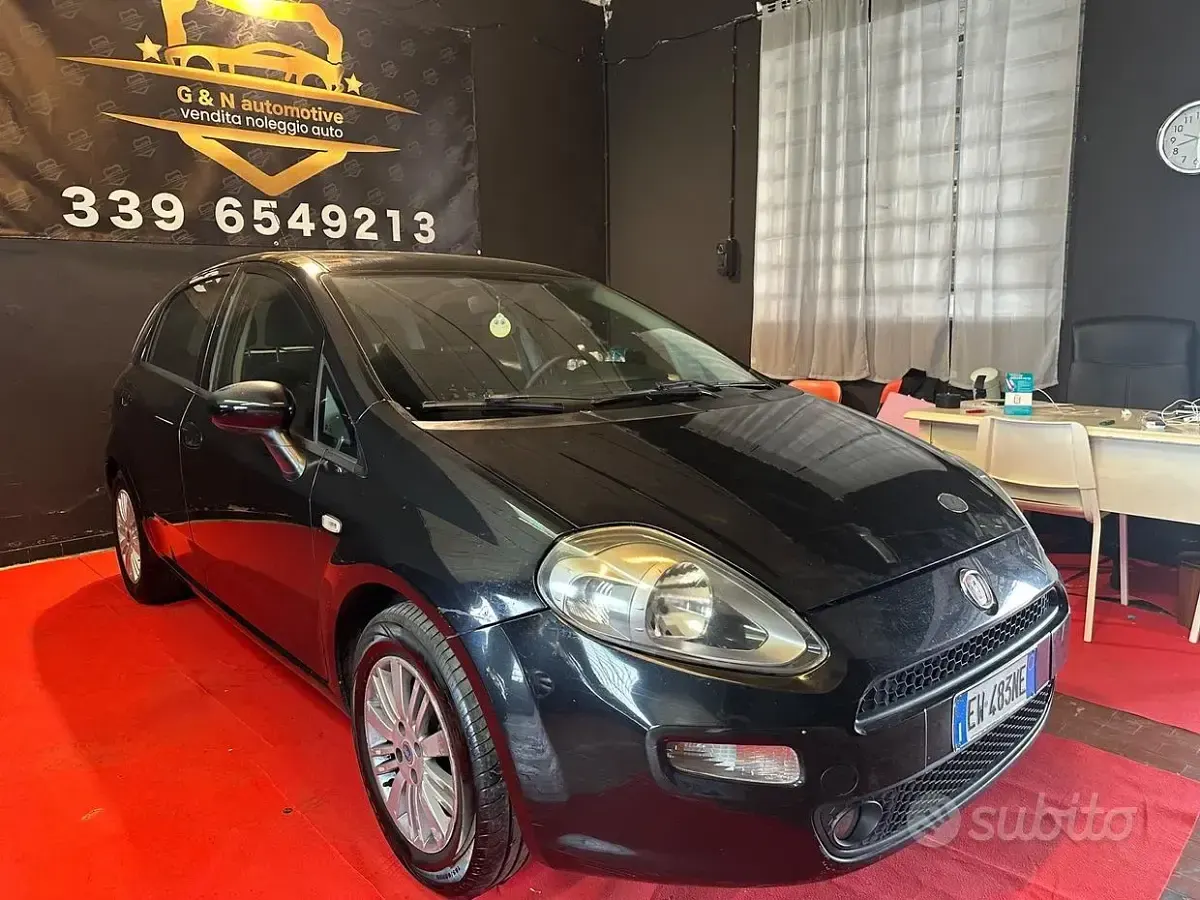 Usado Fiat Punto Lounge 77 CV (56 kW) 2014 Negro Utilitario