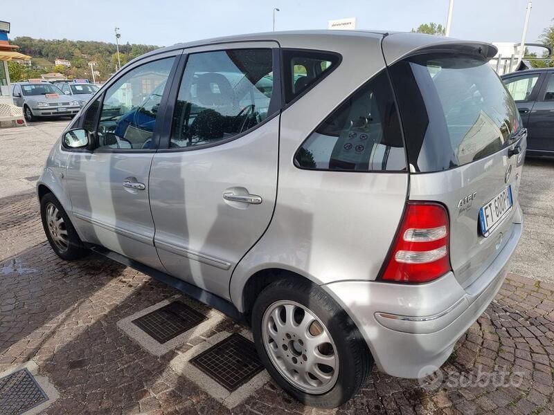 Usata Mercedes A200 102 CV (75 kW) 2002 Monovolume