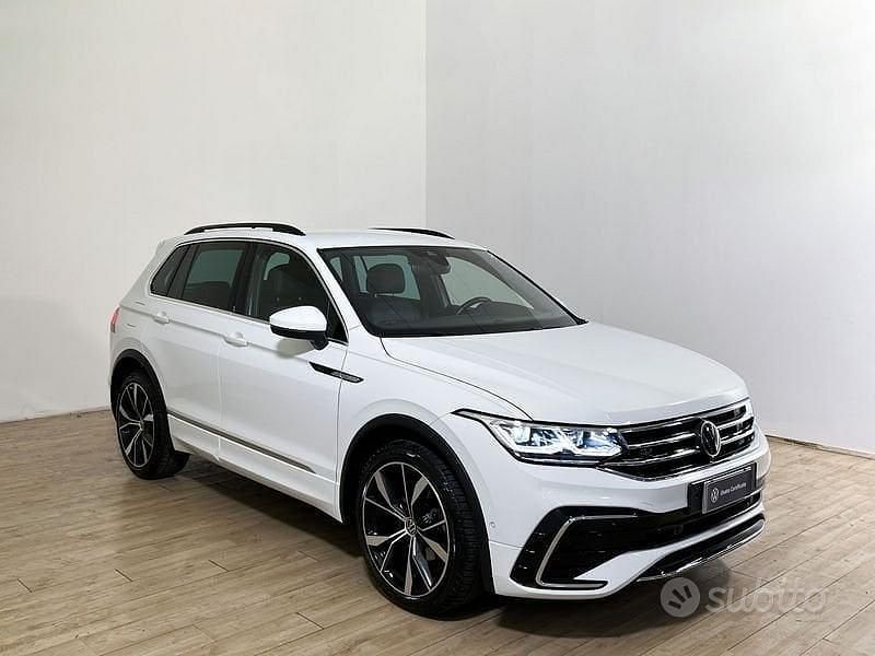 Usata VW Tiguan R-line 150 CV (110 kW) 2023 Pure white SUV
