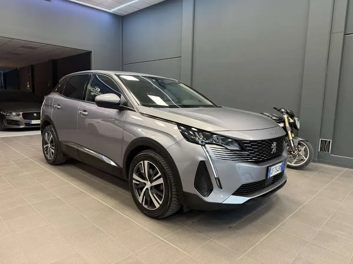 Usata Peugeot 3008 Allure 131 CV (96 kW) 2021 Grigio artense SUV