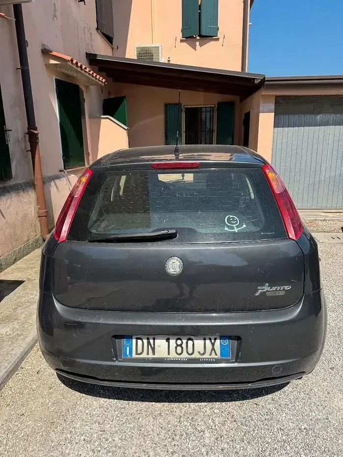 Usata Fiat Grande Punto Active 75 CV (55 kW) 2008 Grigio Utilitaria