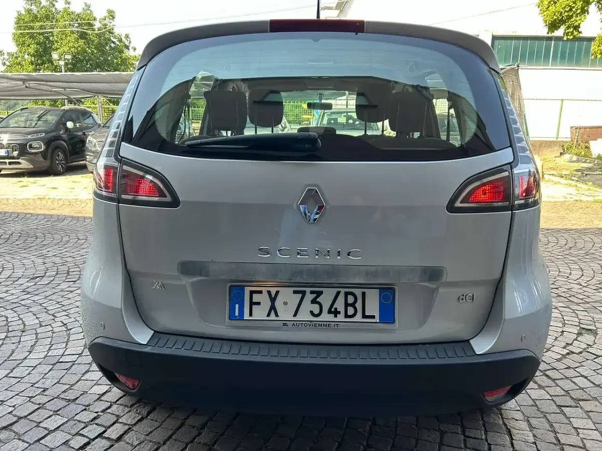Usata Renault Scénic III LIMITED 95 CV (69 kW) 2015 Grigio Monovolume