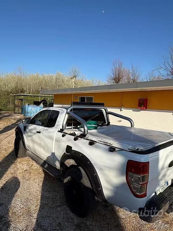 Usata Ford Ranger 143 CV (105 kW) 2019 Bianco Pick-up