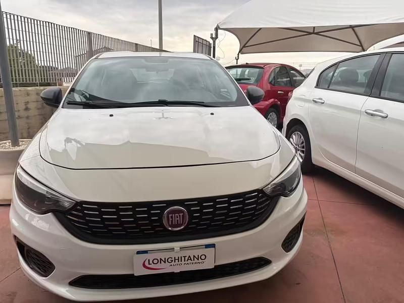 Usado Fiat Tipo Easy 95 HP (69 kW) 2019 Branco Carrinha