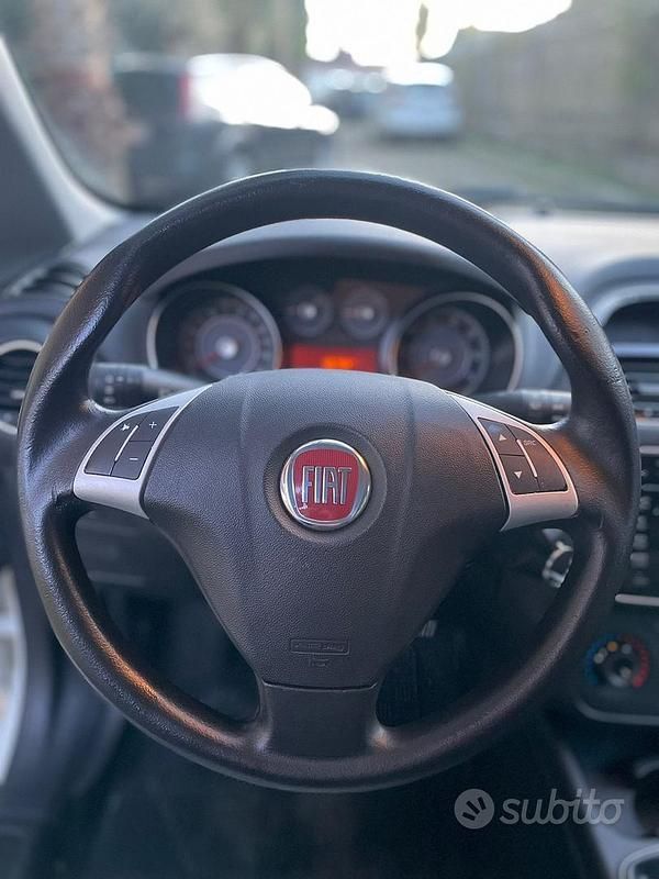 Usata Fiat Punto 85 CV (62 kW) 2012 Bianco Utilitaria