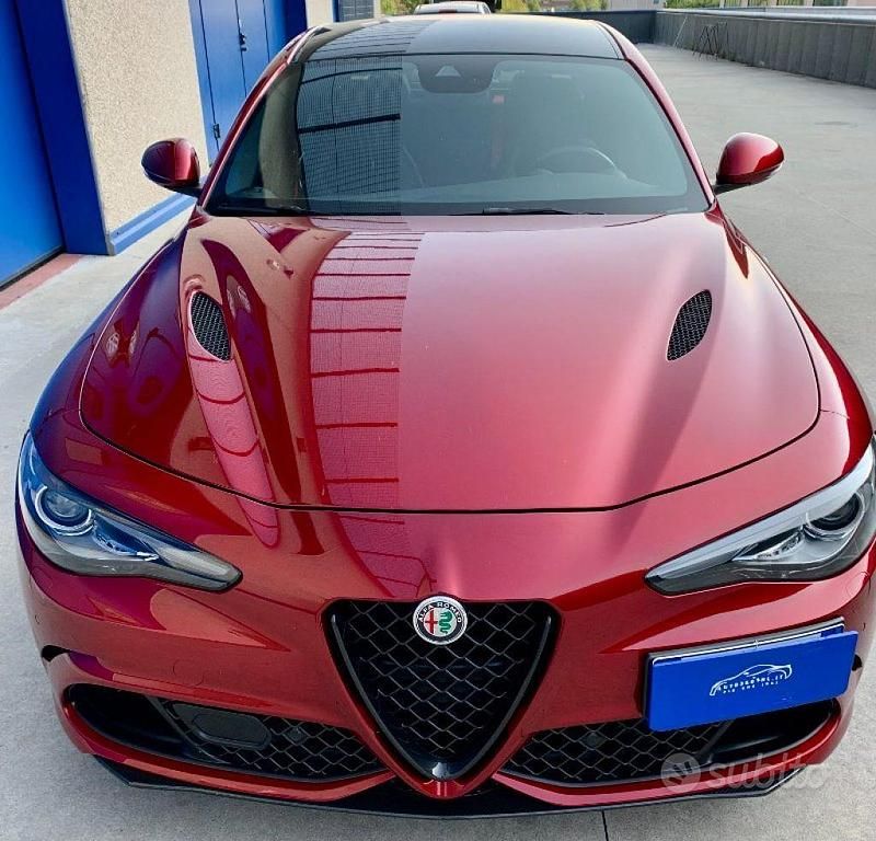 Usata Alfa Romeo Giulia Quadrifoglio 510 CV (375 kW) 2020 Bordeaux metallizzato Berlina
