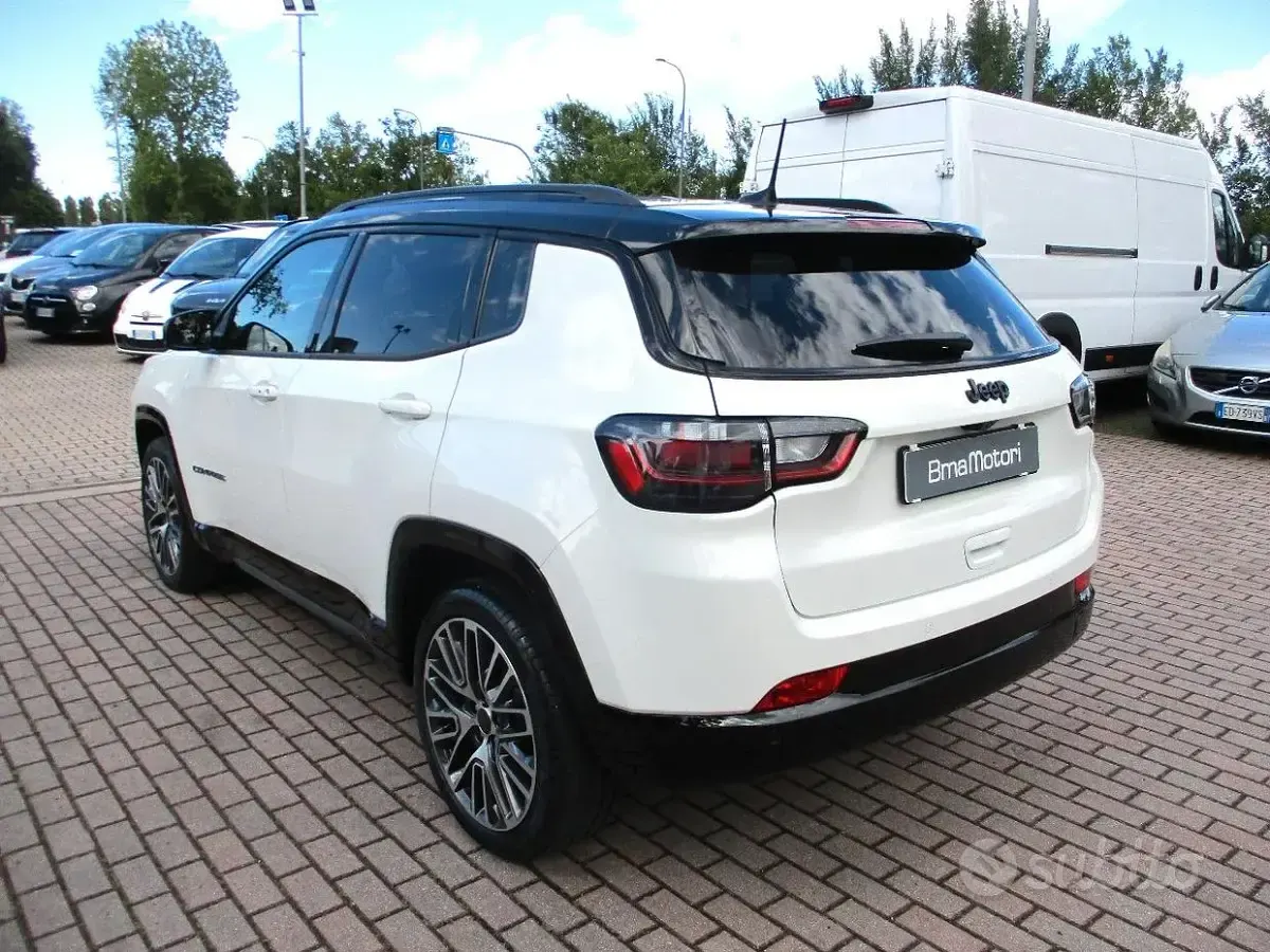 Usata Jeep Compass Summit 131 CV (96 kW) 2025 Bianco SUV