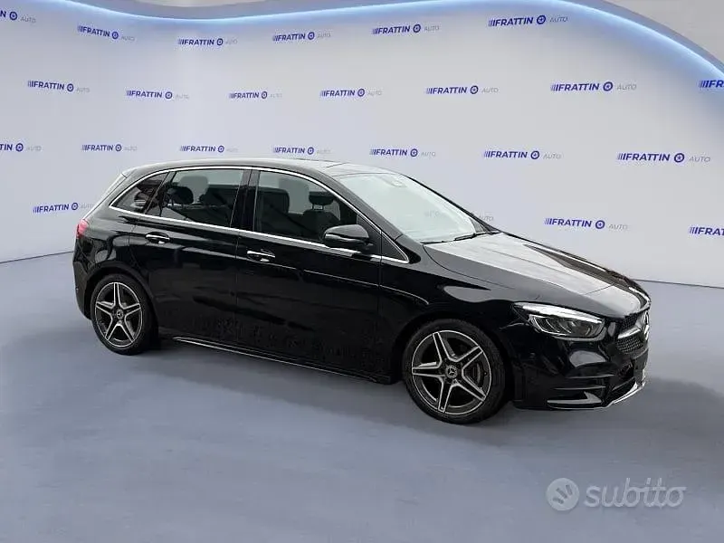 Usata Mercedes B200 AMG Line Premium 150 CV (110 kW) 2024 Nero Utilitaria