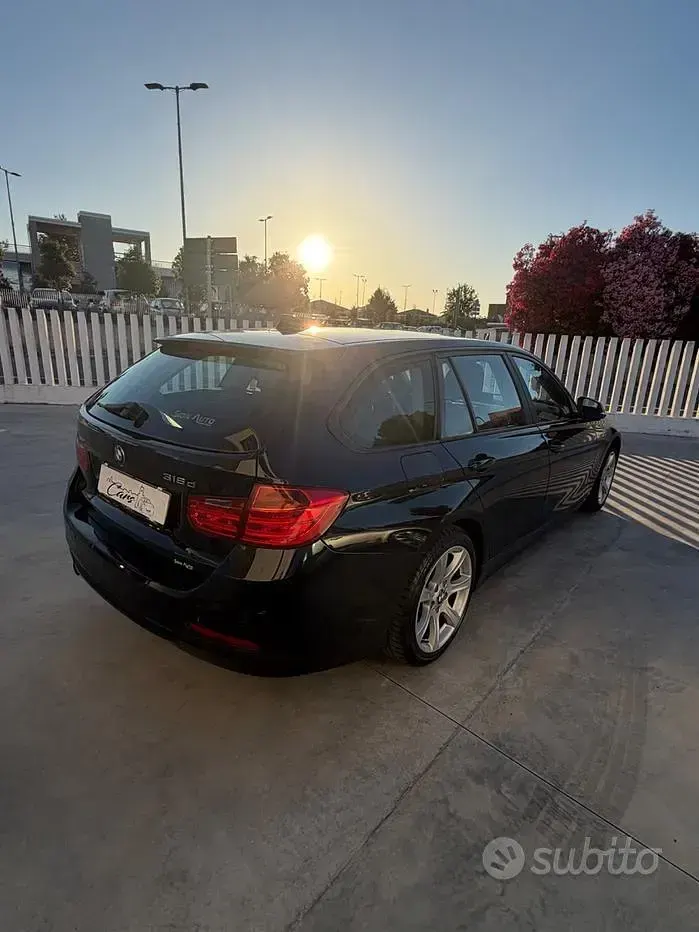 Usata BMW 316 Sport Line 116 CV (85 kW) 2013 Bluazzurro Station wagon