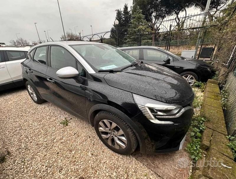 Usata Renault Captur Zen 100 CV (73 kW) 2022 Nero SUV
