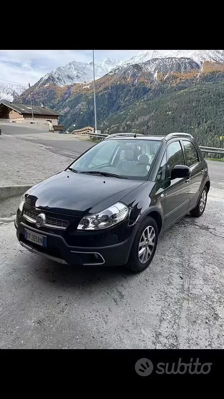 Usata Fiat Sedici 120 CV (88 kW) 2009 Nero SUV