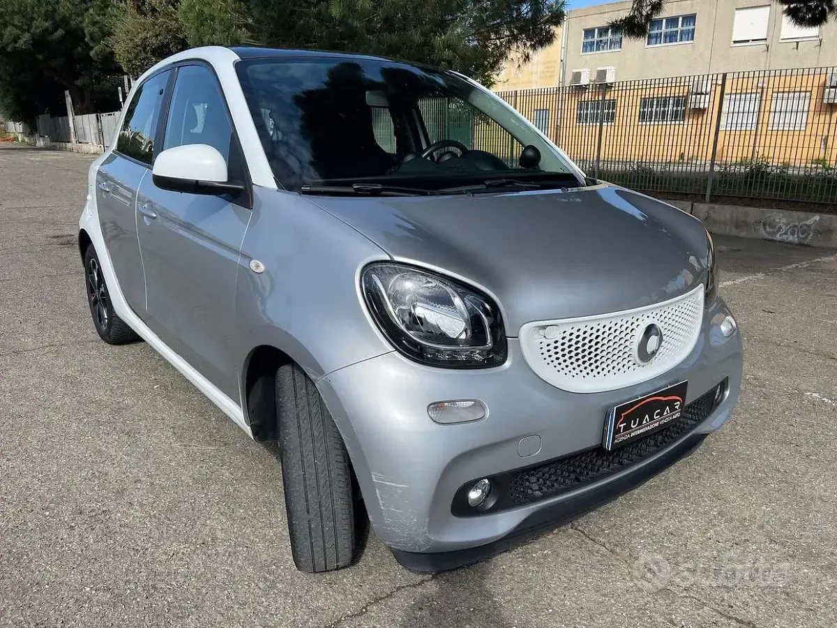 Usata Smart ForFour Edition #1 70 CV (51 kW) 2017 Grigio Utilitaria