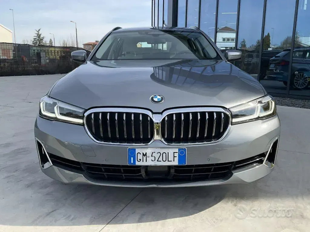 Usata BMW 540 Luxury Line 340 CV (250 kW) 2022 Grigio Station wagon