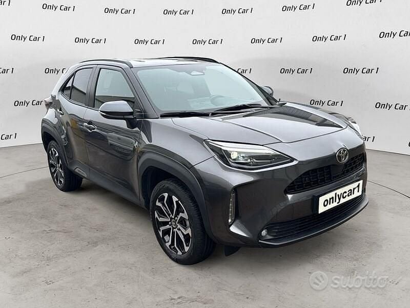 Grigio Usata 2025 Toyota Yaris Cross Trend SUV | 26.890 € (Buon prezzo) - Immagine 1/4