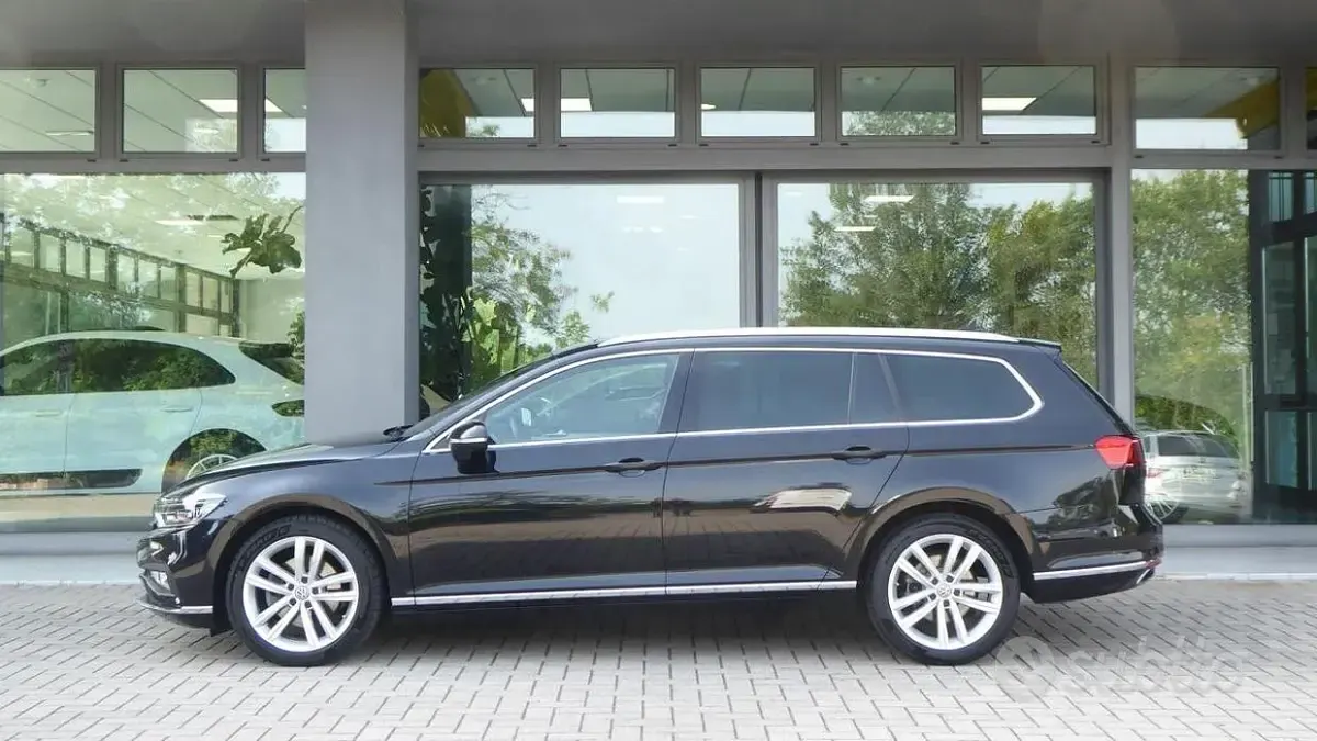 Usata VW Passat Highline 190 CV (139 kW) 2019 Nero Station wagon