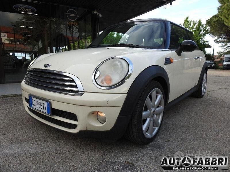 Usata Mini Cooper D 109 CV (80 kW) 2009 Altro(met.) Utilitaria