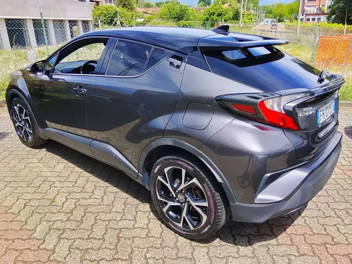 Usata Toyota C-HR Lounge 98 CV (72 kW) 2017 Grigio SUV