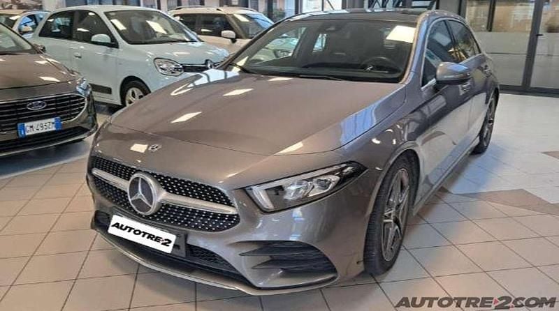Usata Mercedes A180 Premium 116 CV (85 kW) 2018 Grigio Utilitaria