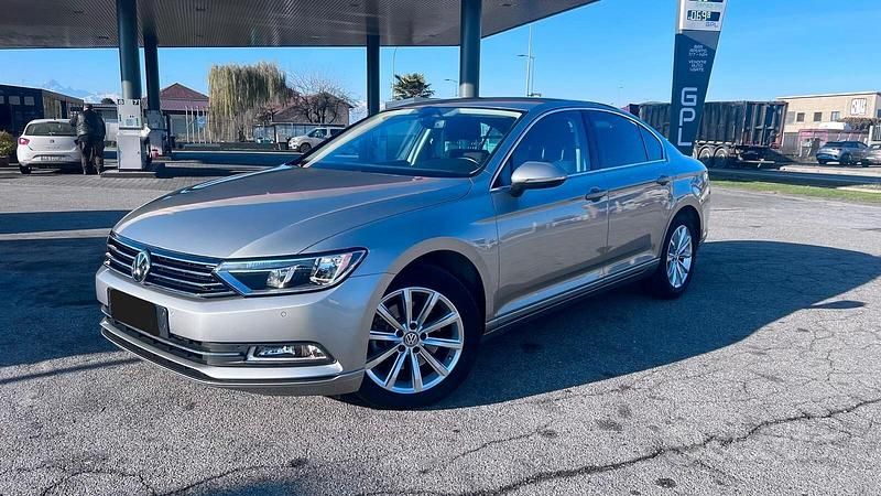 Usata VW Passat Highline 150 CV (110 kW) 2015 Grigio Berlina