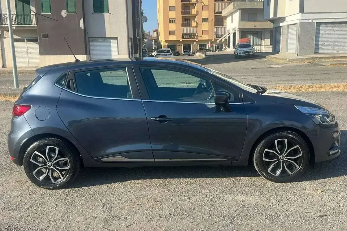 Usata Renault Clio IV 90 CV (66 kW) 2019 Grigio Berlina
