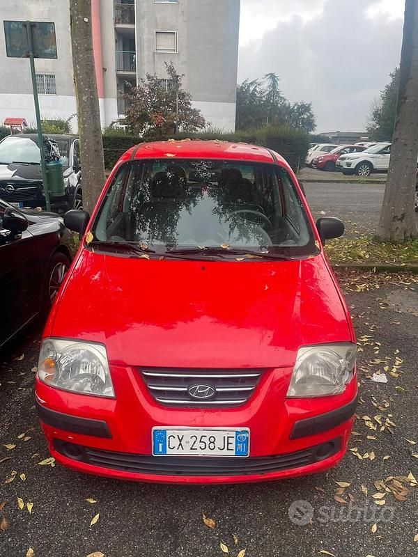 Usata Hyundai Atos 63 CV (46 kW) 2005 Rosso Utilitaria