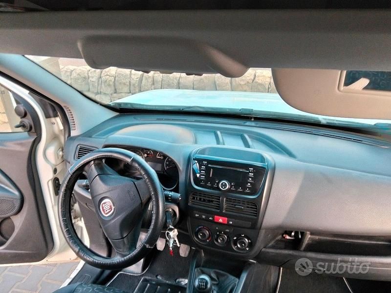 Usata Fiat Doblò 120 CV (88 kW) 2012 Bianco Monovolume