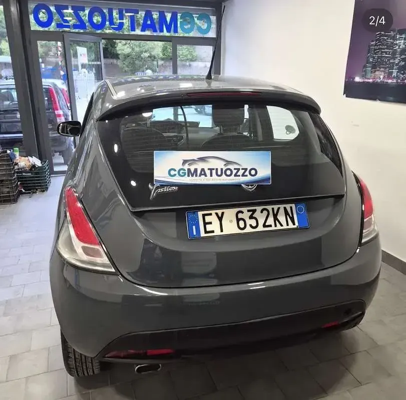 Usata Lancia Ypsilon 69 CV (50 kW) 2015 Utilitaria