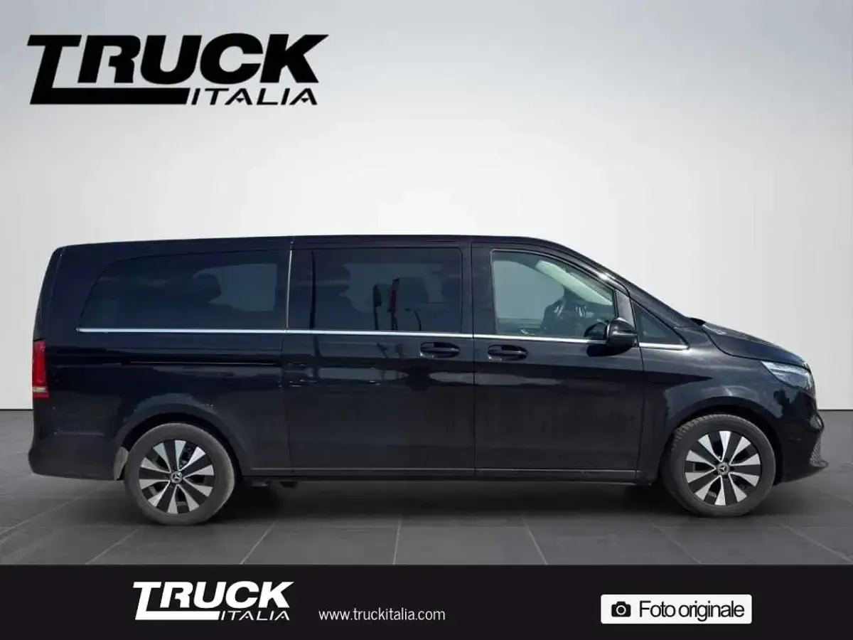 Usata Mercedes V220 163 CV (119 kW) 2023 Nero Monovolume