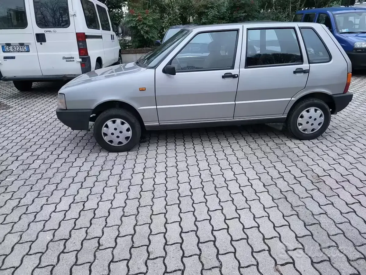 Usata Fiat Uno 44 CV (32 kW) 1988 Grigio Utilitaria