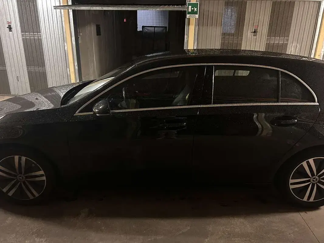 Usata Mercedes A160 109 CV (80 kW) 2022 Nero Utilitaria
