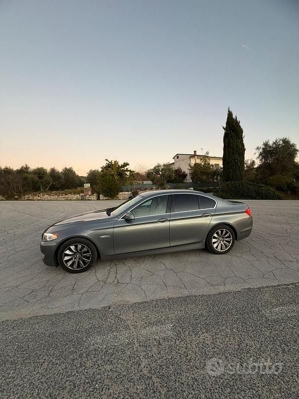 Usata BMW 520 184 CV (135 kW) 2010 Grigio Berlina