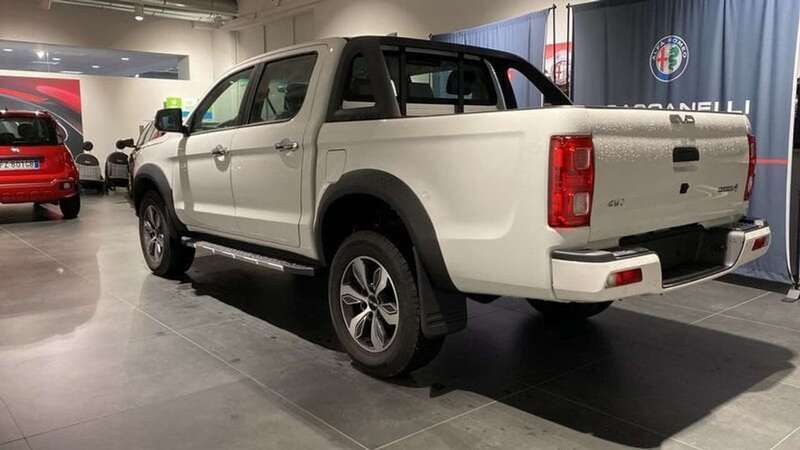 Usata EVO Cross 4 136 CV (100 kW) 2024 Bianco Pick-up