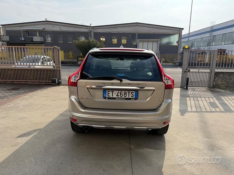Usata Volvo XC60 Summum 135 CV (99 kW) 2014 Grigio SUV