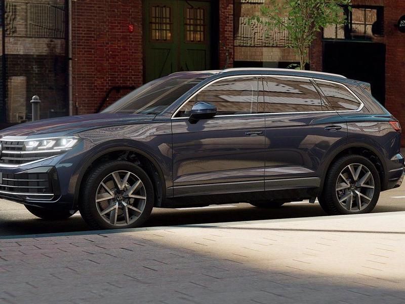 Nuova VW Touareg Elegance 231 CV (169 kW) 2026 Meloe blue crystal perlato SUV