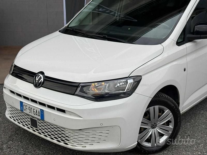 Usata VW Caddy 102 CV (75 kW) 2021 Bianco Monovolume